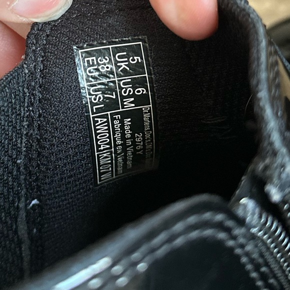 Women’s Dr. Martens 2976 Patent Chelsea Boot - Picture 5 of 8